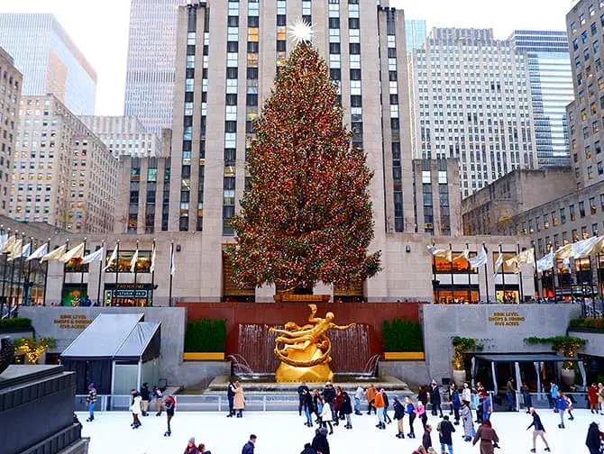 Ice Skating in New York - Rockefeller Rink