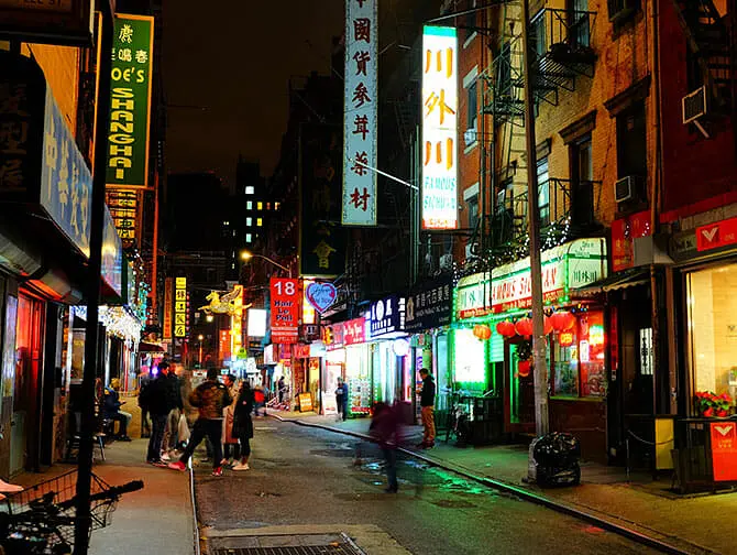 Things to see in Chinatown New York - Buildings
