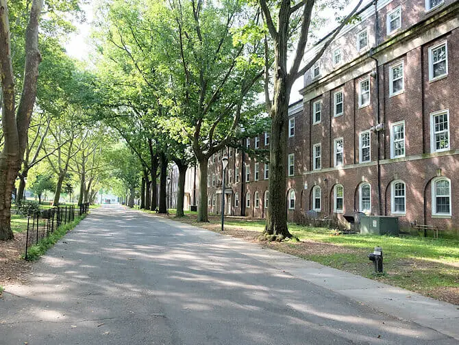 Things to see on Governors Island - Houses