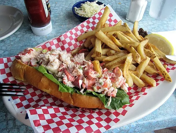 Boston Trip from New York - Lobster roll