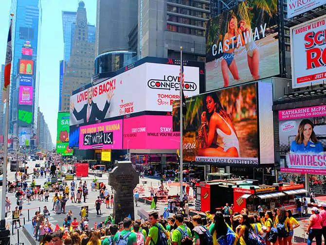 Things to see in Times Square - Crowds