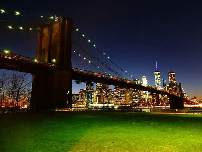 Parks in New York - Brooklyn Bridge at night