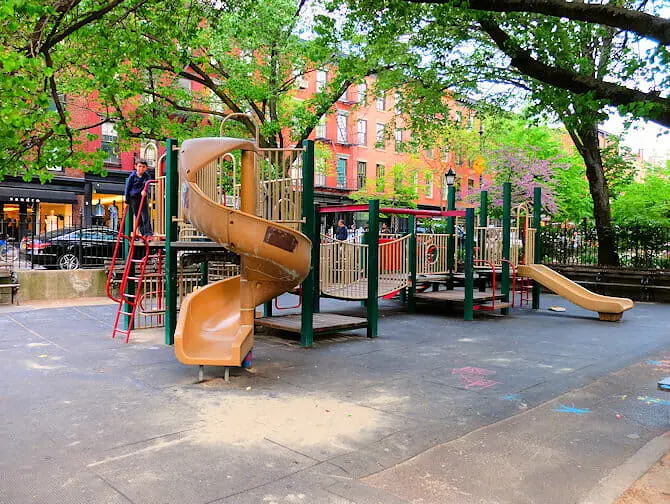 Playgrounds in New York - Bleecker Street Playground