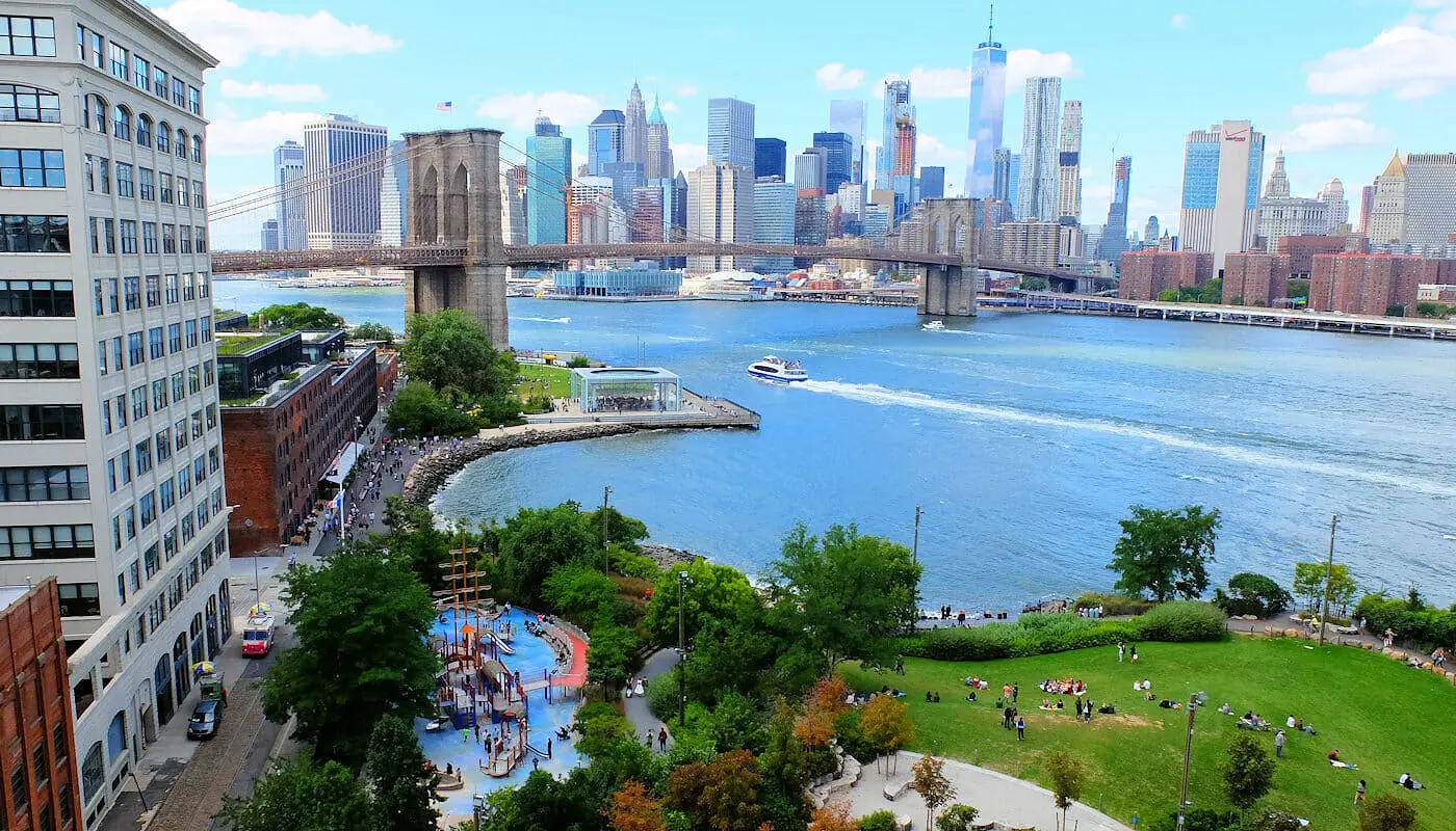 Playgrounds in New York - Main Street Playground