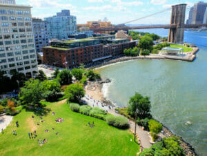 Brooklyn Bridge Park in New York 1
