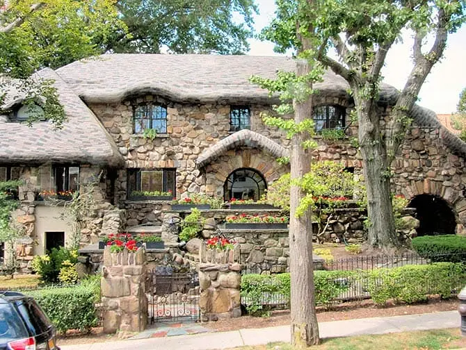 Pizza Tour in NYC - Hans and Grethel House