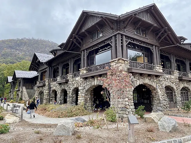 Daytrip to Bear Mountain in New York - Bear Mountain Inn