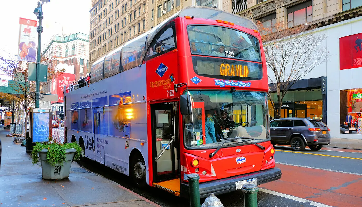 Gray Line Hop-On Hop-Off bus in New York - Hopping on
