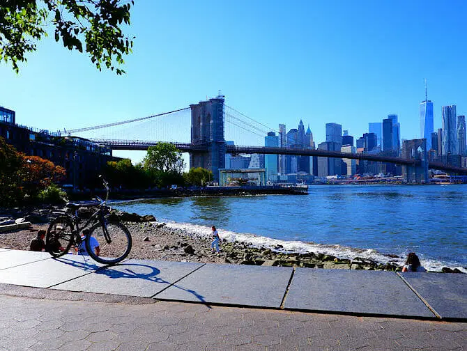 Renting a bike in New York - Brooklyn Bridge