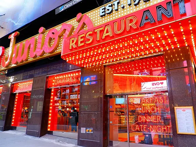 The best cheesecake in New York - Juniors restaurant