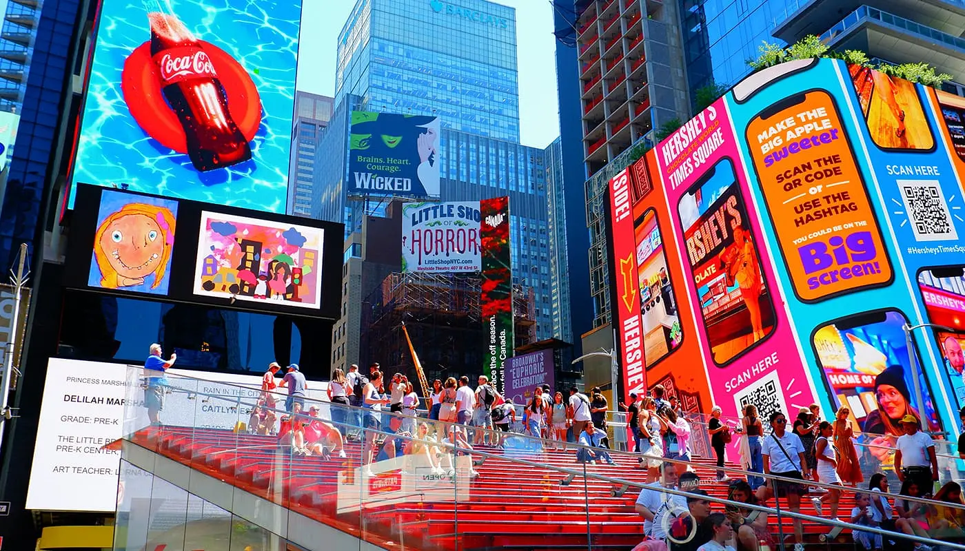 Things to see in Times Square - Red Steps