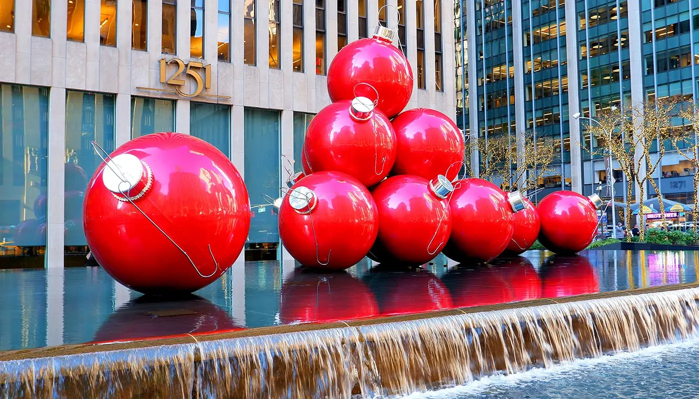 Christmas Itinerary for New York - Decorations on 6th Avenue