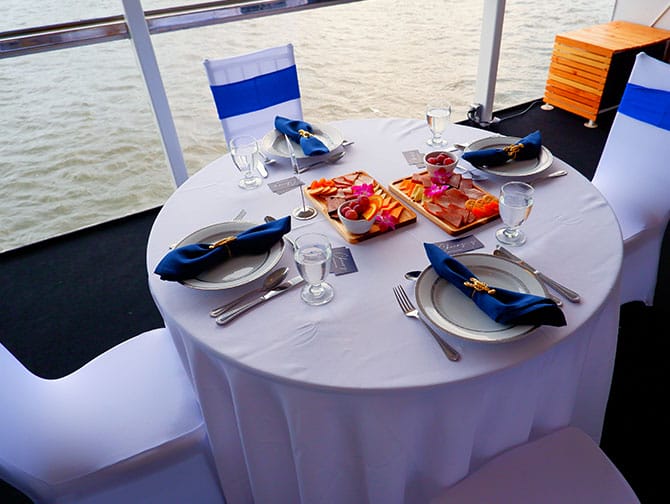 Manhattan Dinner Cruise in New York - Multi course dinner