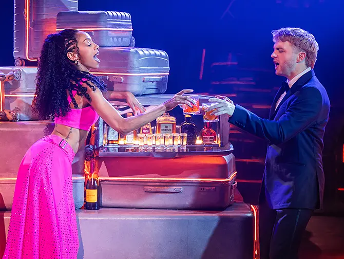 Two Strangers Carry a Cake Across New York on Broadway Tickets - Two person Musical