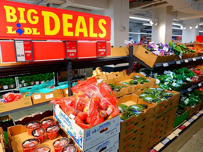 Supermarkets in New York - European supermarket Lidl