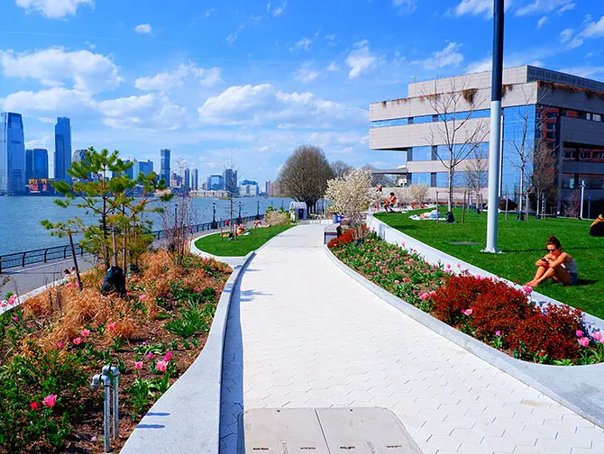 Battery Park in New York - Robert F. Wagner Jr. Park