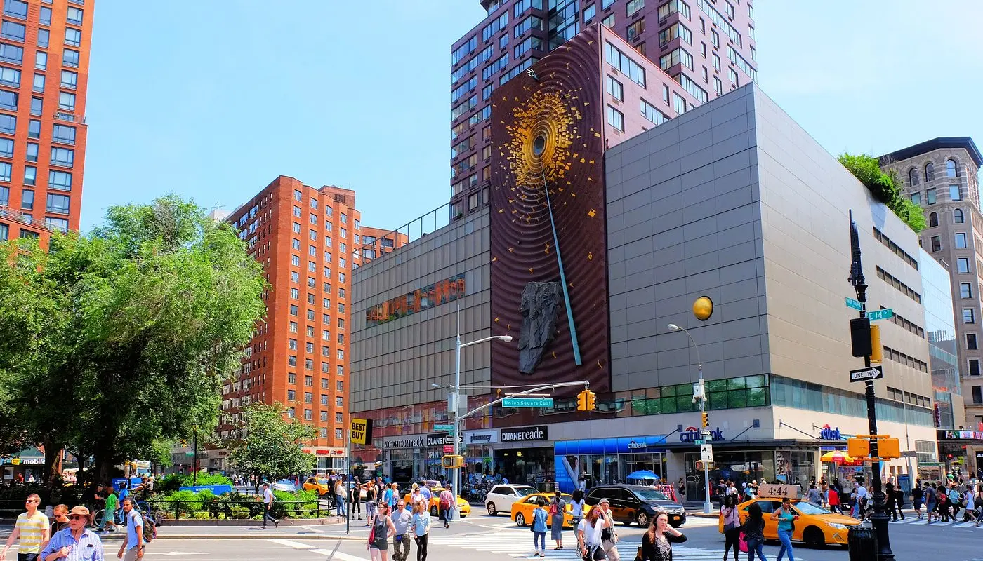 Union Square in New York - Lively Square