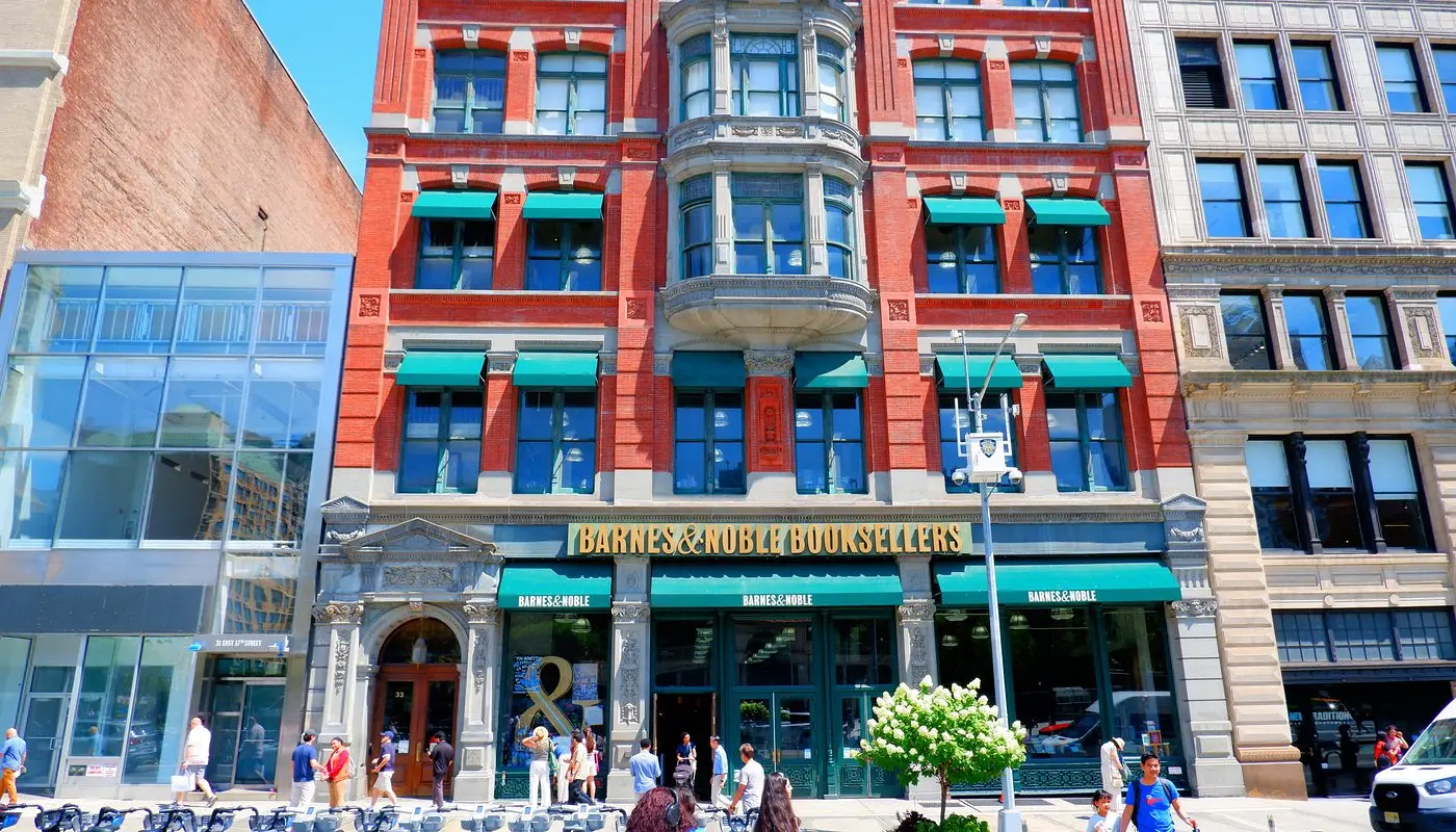 Union Square in New York - Shopping